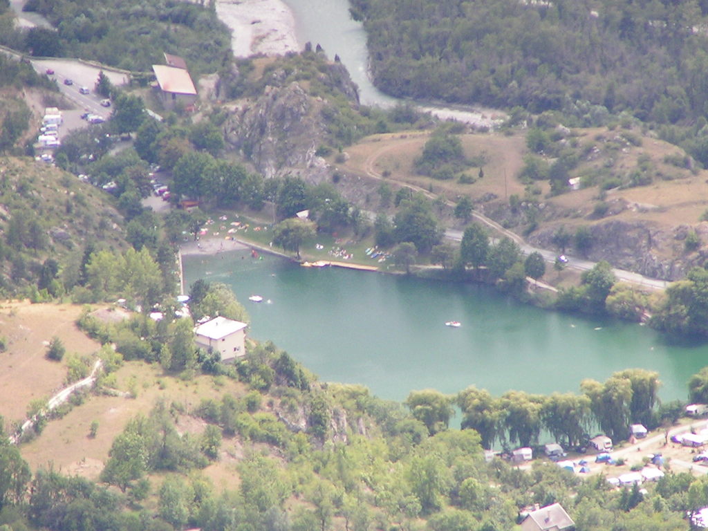 Photo  La  Roche de Rame  05310 Lac de lac roche de 