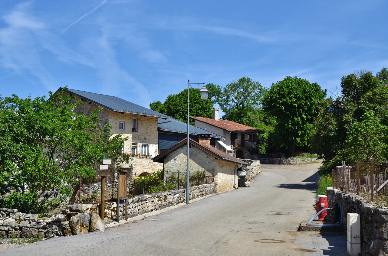 Photo à Ceignes (01430) Etables commune de Ceignes, 198619