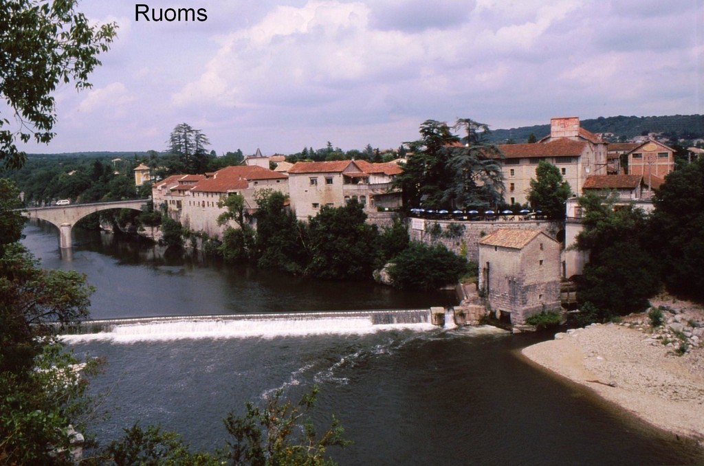 Photo à Ruoms (07120) Le village Ruoms, 61421