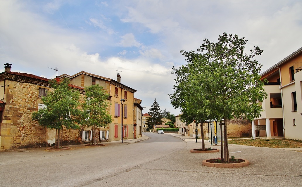 Photo à ChanosCurson (26600) La Commune ChanosCurson, 427578