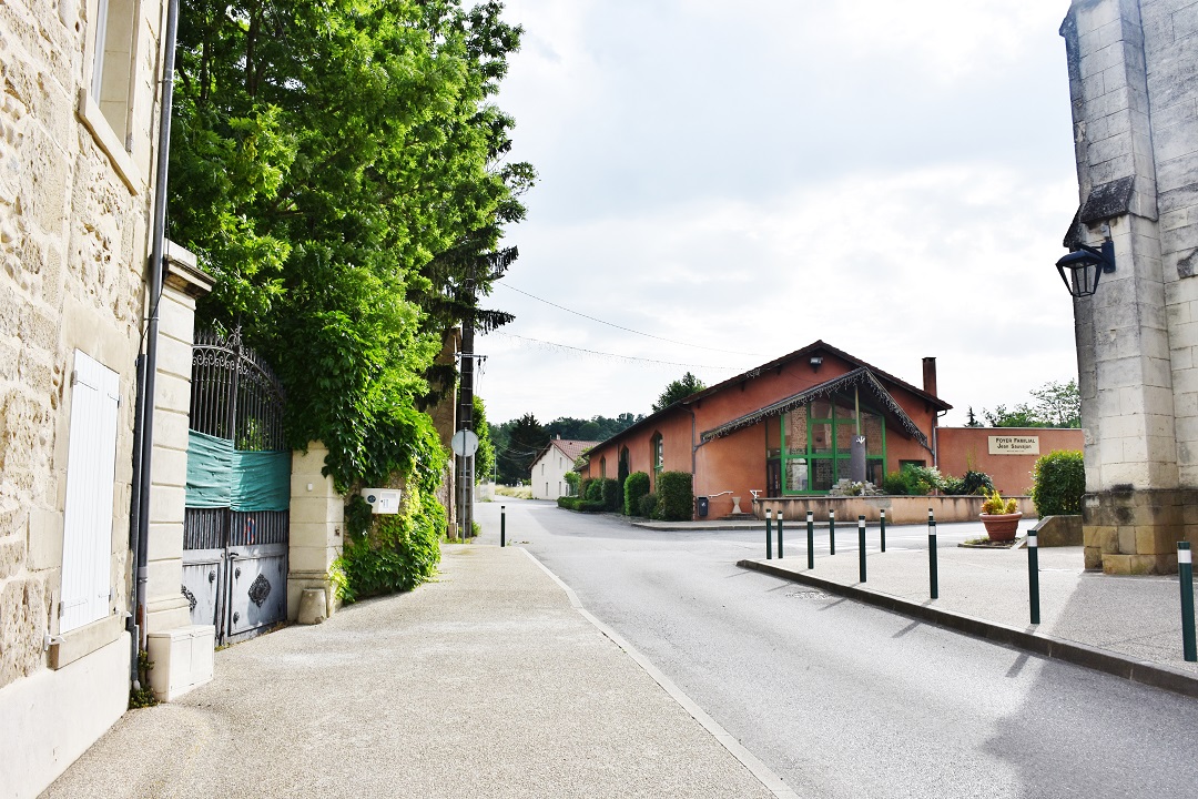 Photo à ChanosCurson (26600) La Commune ChanosCurson, 427585