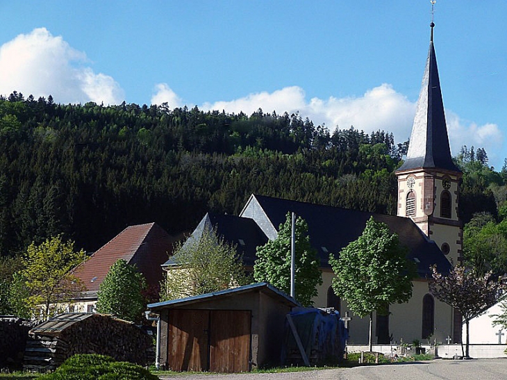 Vue sur l'église - Colroy-la-Roche
