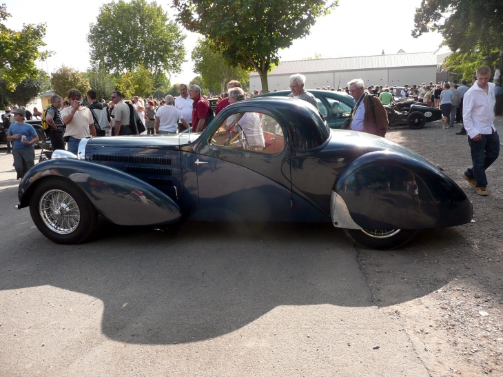 Centenaire Bugatti rue des Sports - Bugatti type 57 Atalante 1938 - Molsheim