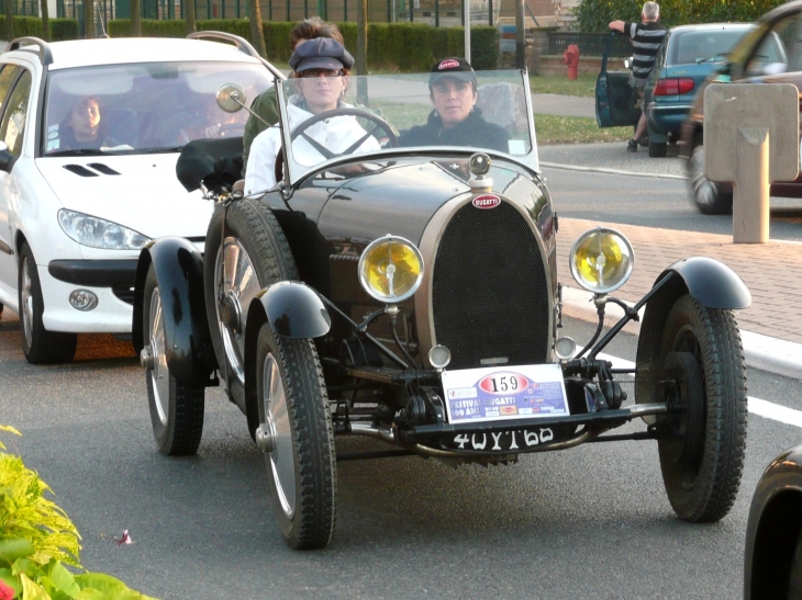 Centenaire Bugatti rue de la commanderie - Bugatti type 30 GS 1928 - Molsheim