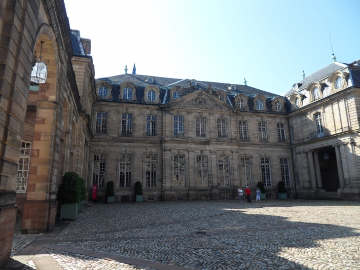 La cour du palais des Rohan - Strasbourg