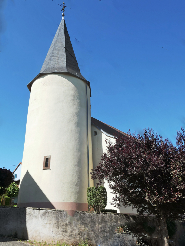 Le clocher circulaire de l'église catholique - Weyer