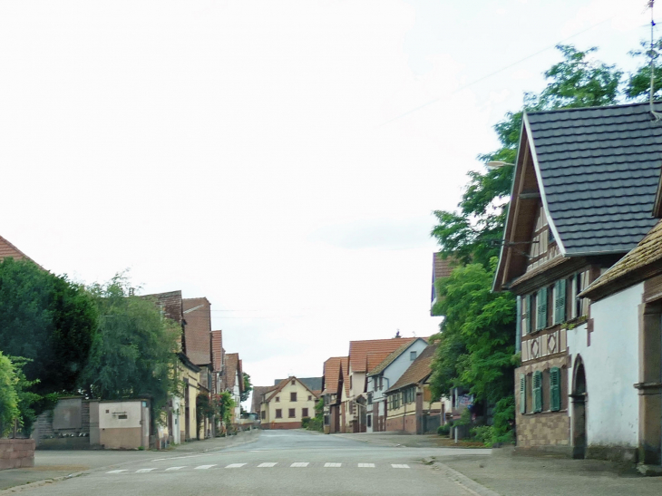 La rue principale - Wickersheim-Wilshausen