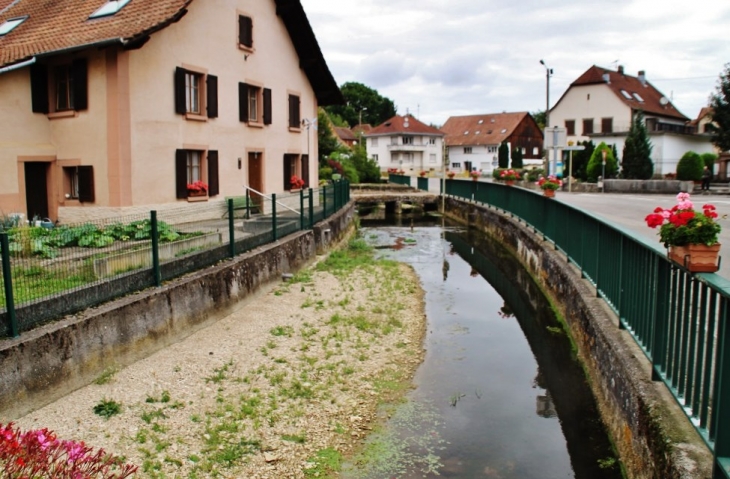 Le Village - Courtavon