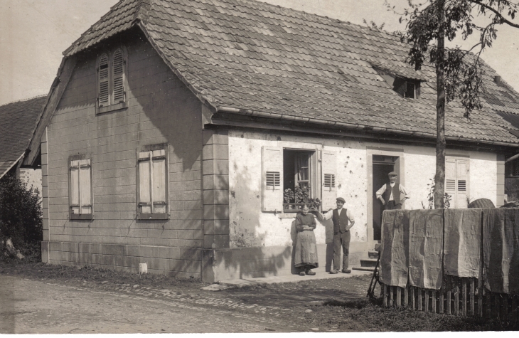 Maison Schwarzentruber Joseph, avec les dgats de guerre 1939/45 - Diefmatten