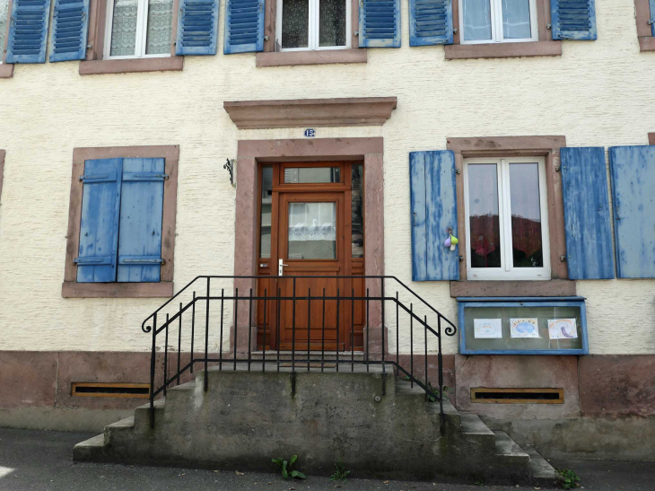 Rue de l'Eglise : école maternelle - Orbey