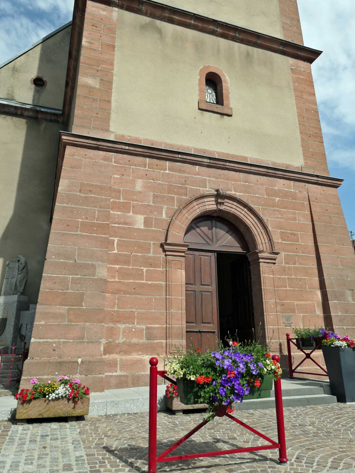 L'entrée de l'église - Saint-Amarin