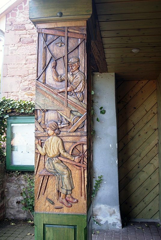 Pilier sculpté de la mairie - Thannenkirch