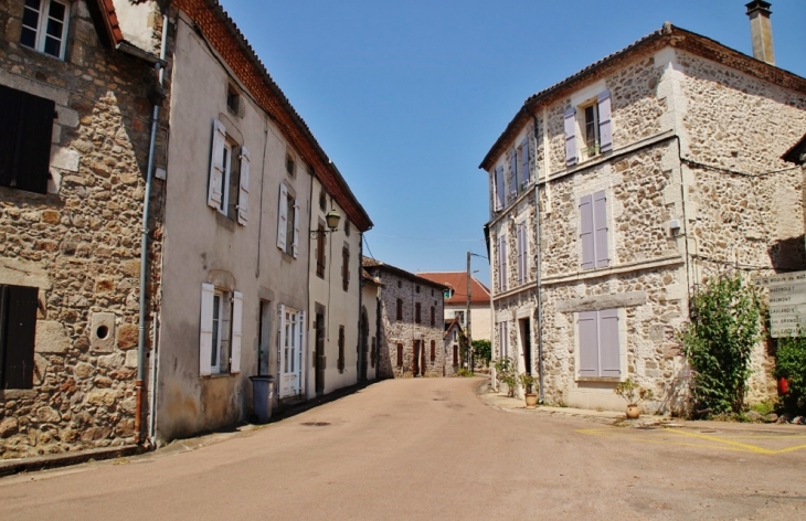 Le Village - Abjat-sur-Bandiat
