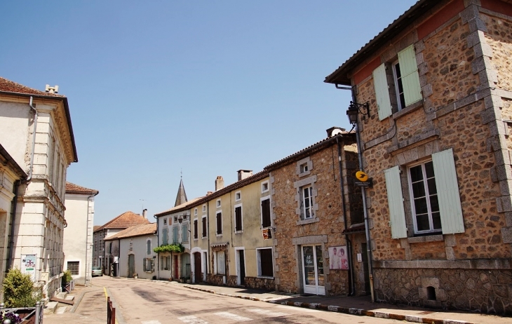 Le Village - Abjat-sur-Bandiat