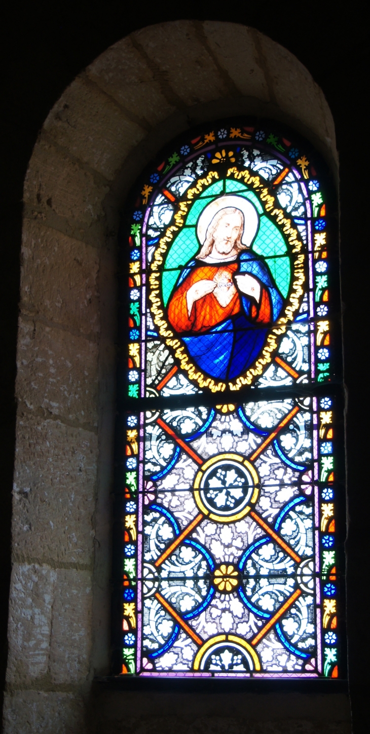 Vitrail de l'église Saint-Etienne. - Archignac