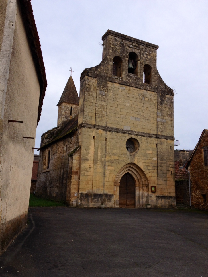 L'église romane d'Aubas.