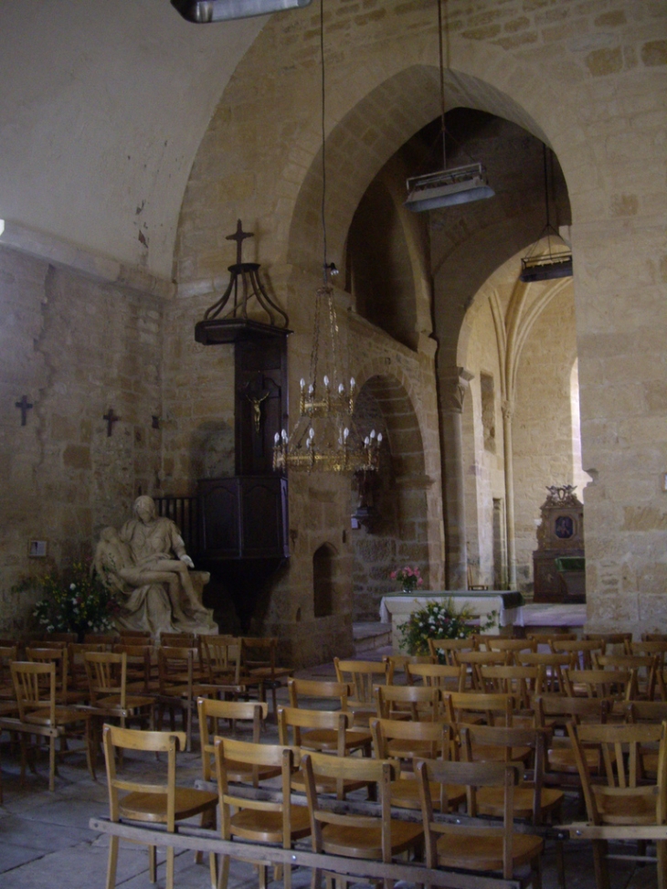 Intérieur de l'église. - Auriac-du-Périgord