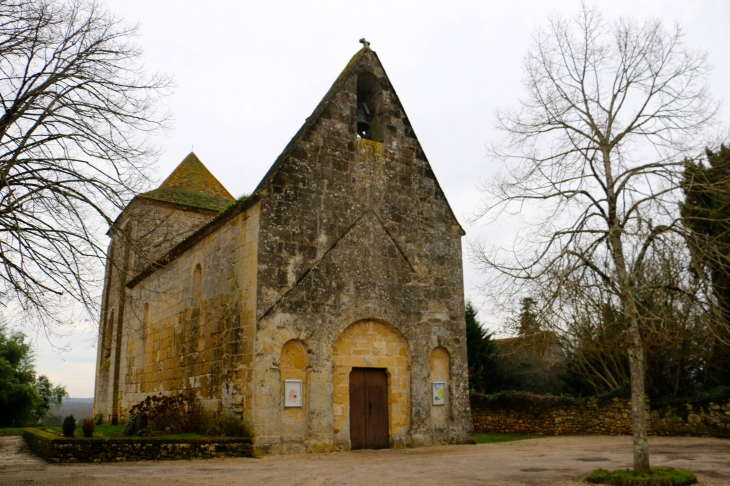 L-eglise-saint-etienne-du-xiie-siecle, fortifiée. - Baneuil