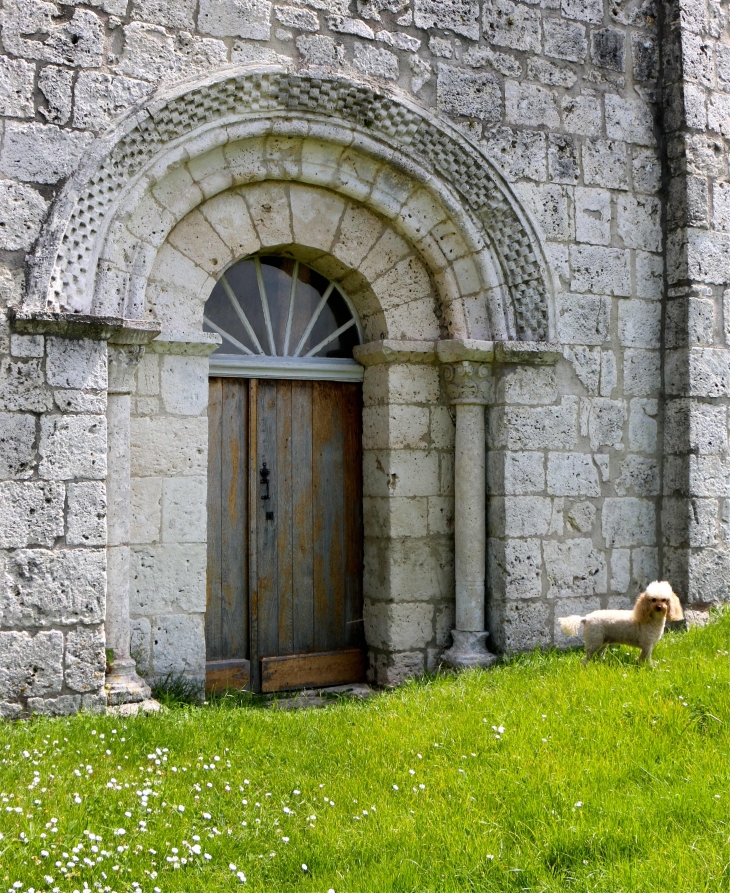 Le portail de l'église Saint Blaise. - Bardou