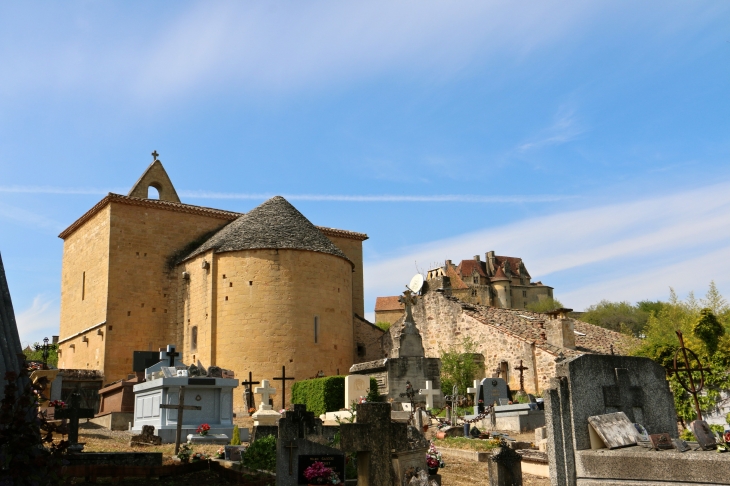 Le-chevet-de-l-eglise-notre-dame-sous biron.