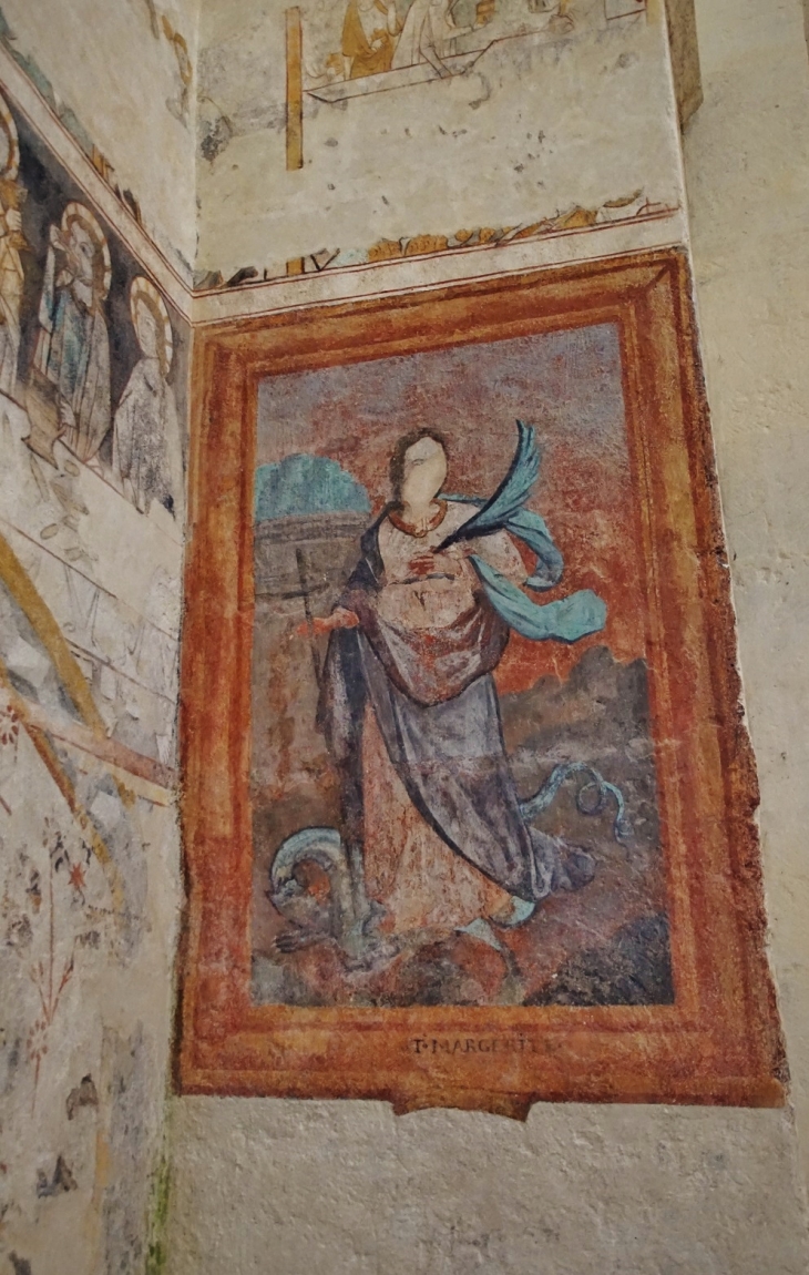 ²église Sainte-Marie ( 11 Em Siècle ) peinture du 14 et 16 Em Siècle - Bourg-des-Maisons