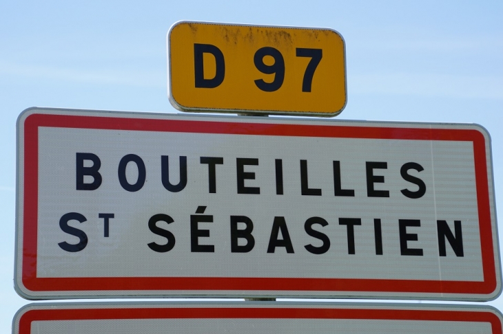  - Bouteilles-Saint-Sébastien