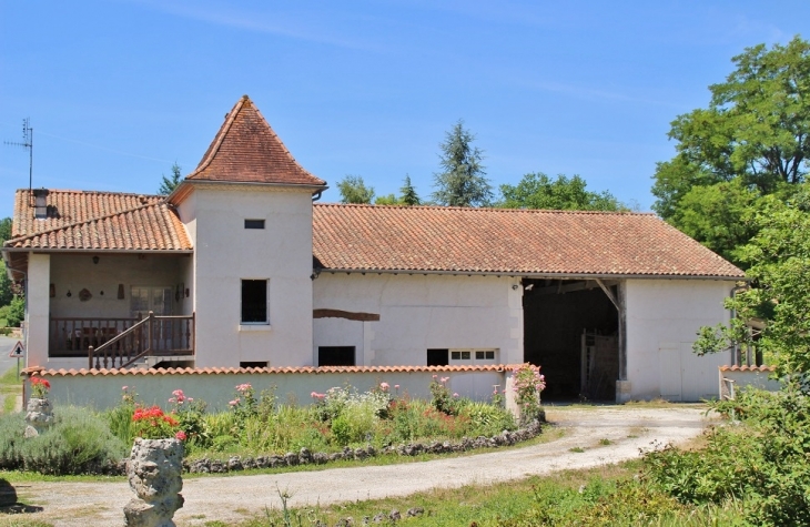 Le Village - Bouteilles-Saint-Sébastien