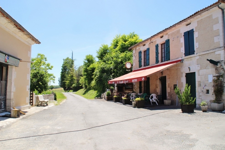 Le Village - Bouteilles-Saint-Sébastien