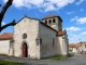 Photo suivante de Bouteilles-Saint-Sébastien Eglise Saint Pierre ès Lien de Bouteilles. Parties XIIe et XIXe siècles. L'église illustre parfaitement la vague de fortification qui modifia, dans la région, de nombreux édifices romans pendant la guerre de Cent ans.