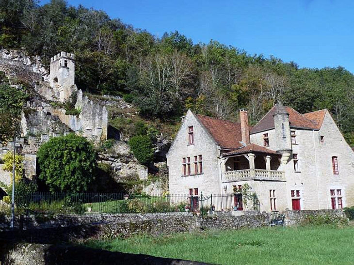 Maison et ruines du château - Carsac-Aillac