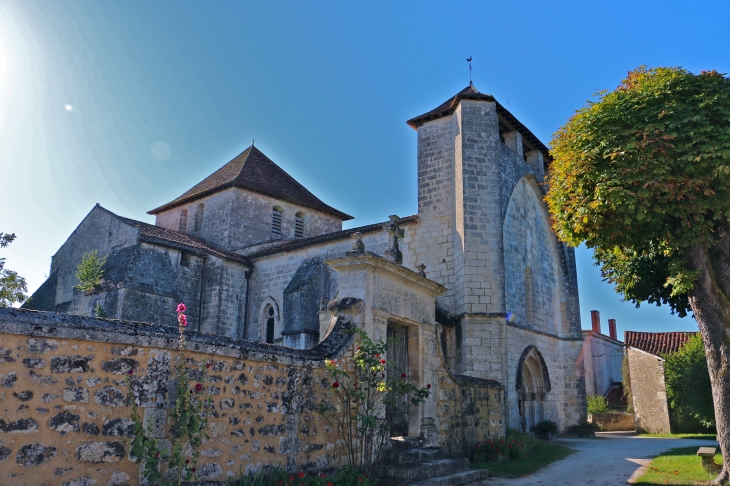 Eglise Saint Cybard. ancien prieuré du XIIe siècle - Cercles
