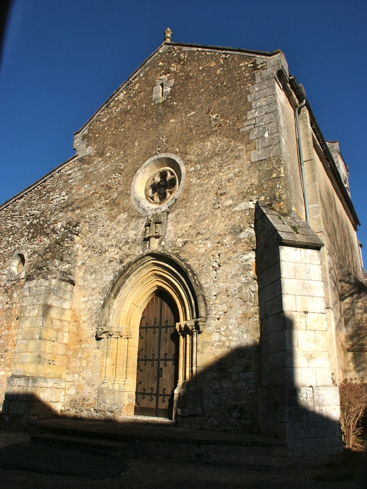 Eglise Saint Saturnin, façade occidentale. - Chalagnac