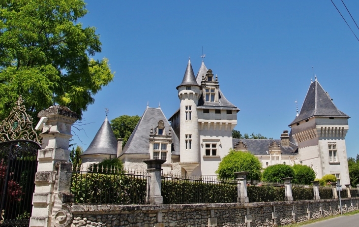 Le Château - Champagne-et-Fontaine