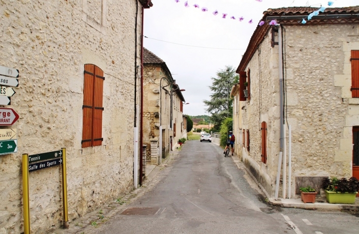 Le Village - Champcevinel