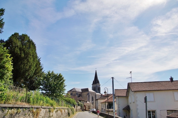 Le Village - Château-l'Évêque