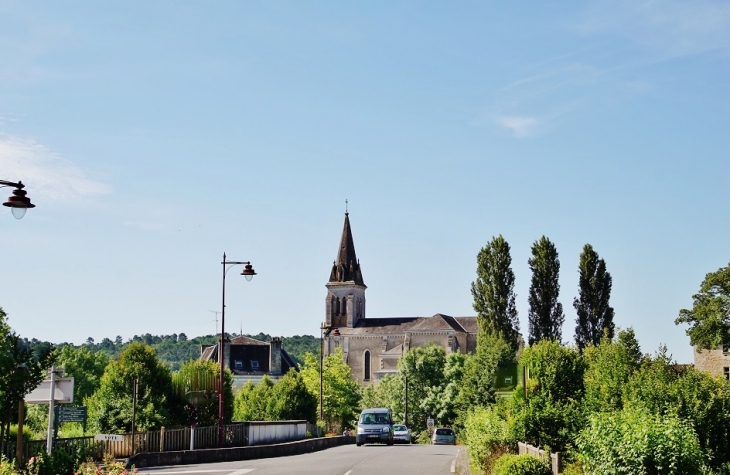 Le Village - Château-l'Évêque