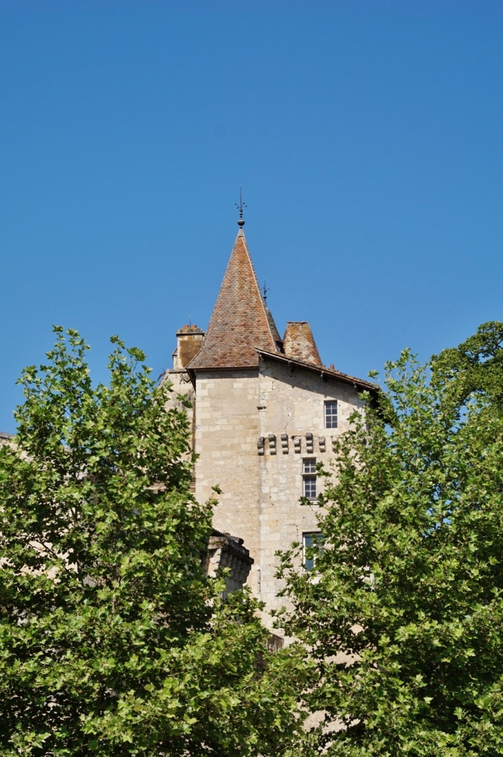Le Château - Château-l'Évêque
