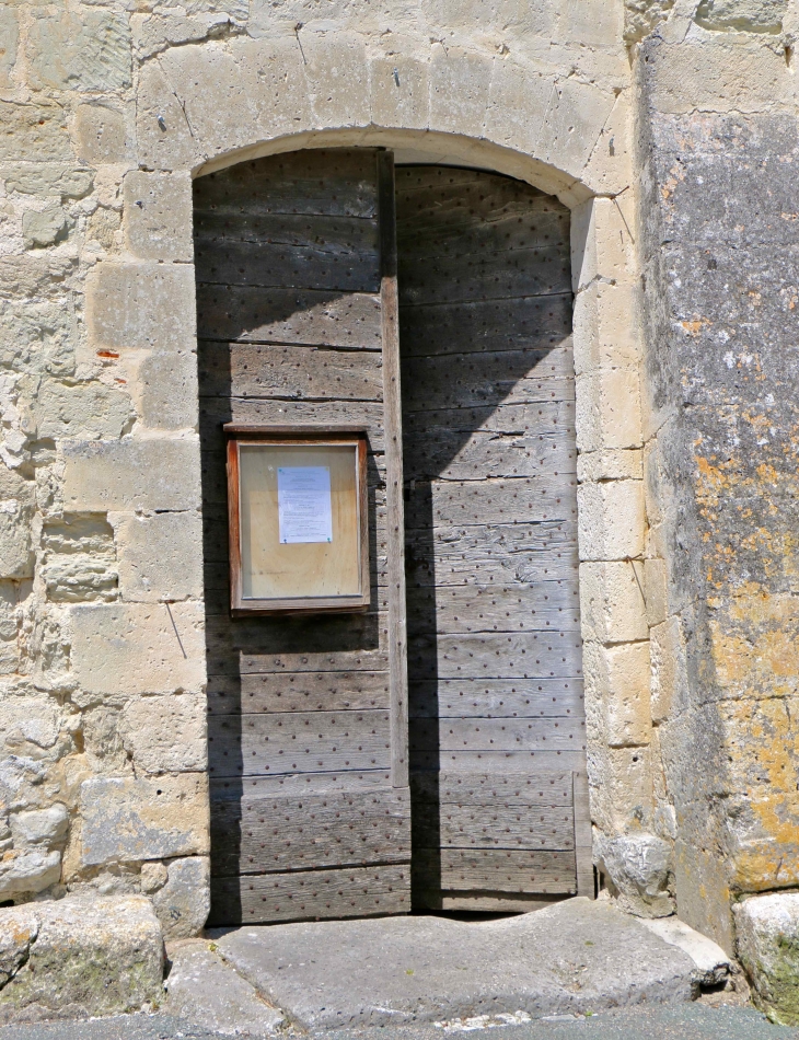 Le portail de l'église Saint Martin. - Cherval
