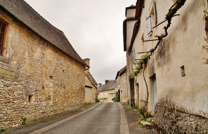 Le Village - Coly