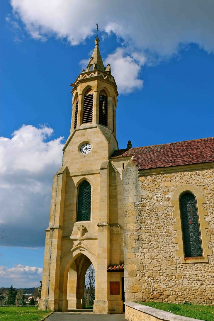 Le clocher porche de l'église - Cours-de-Pile