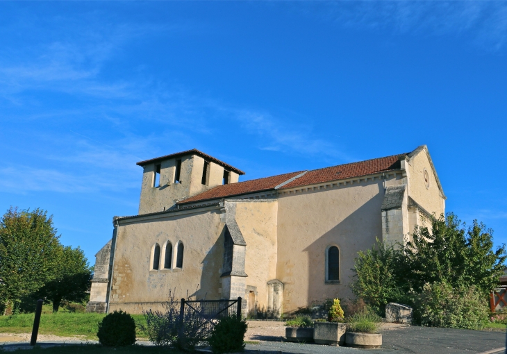 Façade nord de l'église saint Martin du XIIe siècle - Coursac