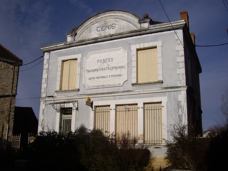 Le bureau de poste. - Génis