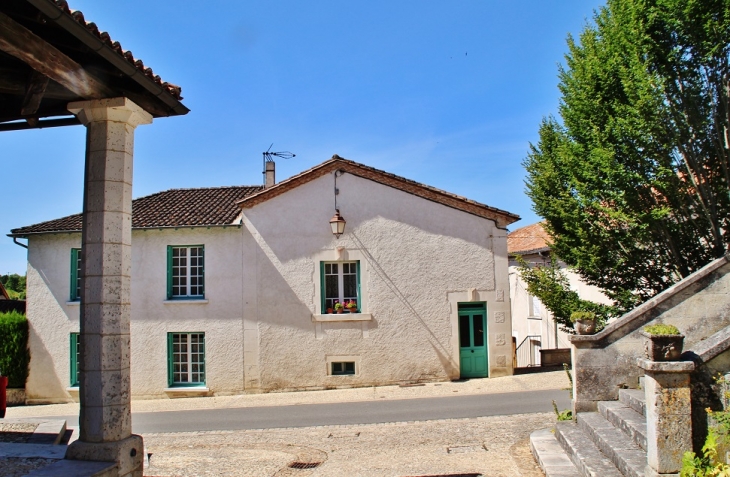 Le Village - Grand-Brassac