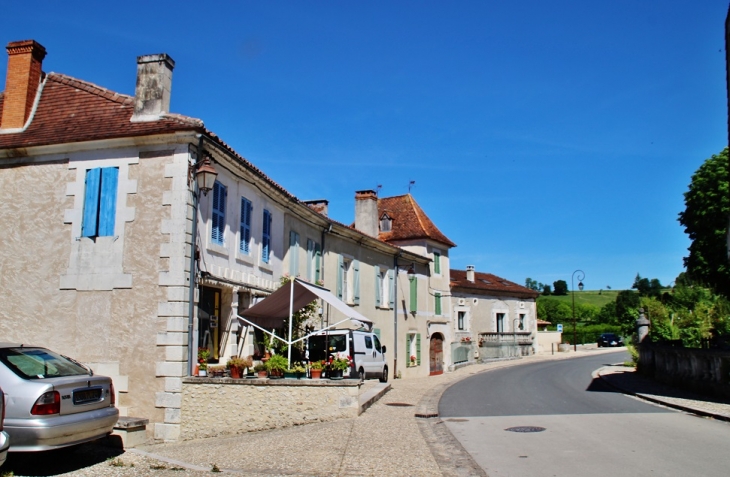 Le Village - Grand-Brassac