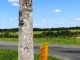 Photo précédente de Grand-Brassac Croix de chemin en granit, D93. Dommage pas de respect.... un affreux panneau pub.....