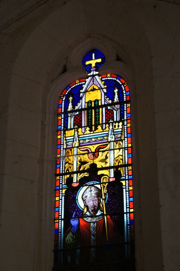 Vitrail de l'église Saint Front de Bruc. - Grignols
