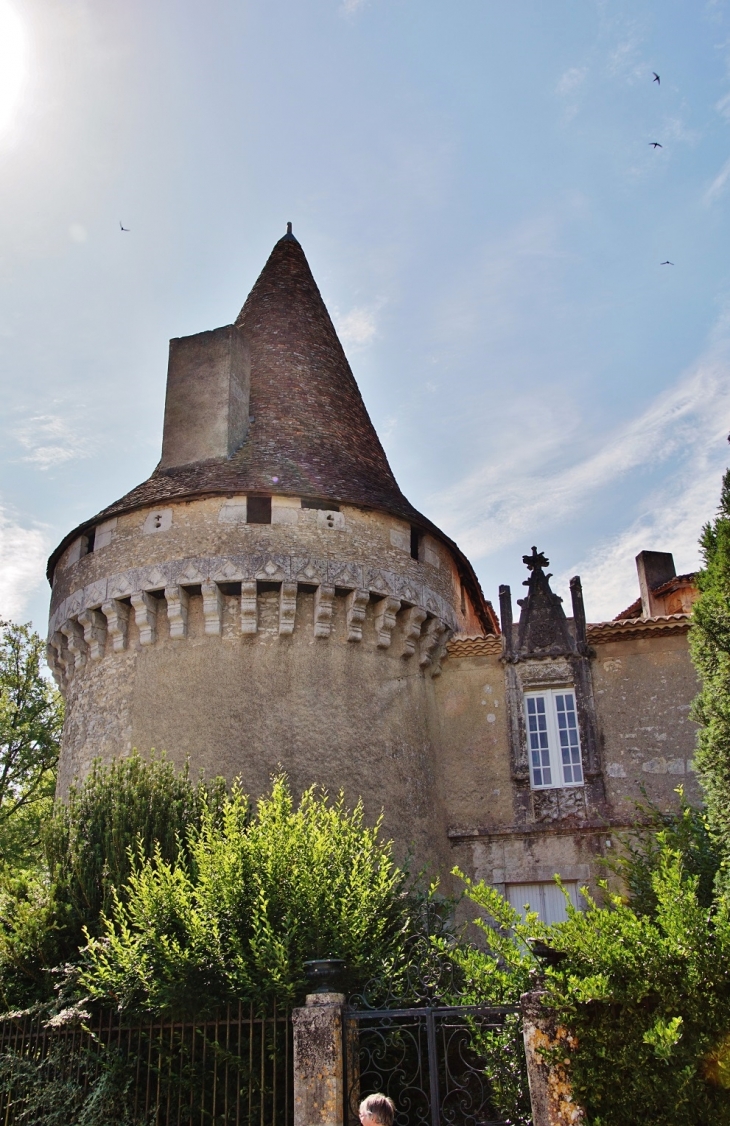 Le Château - Javerlhac-et-la-Chapelle-Saint-Robert