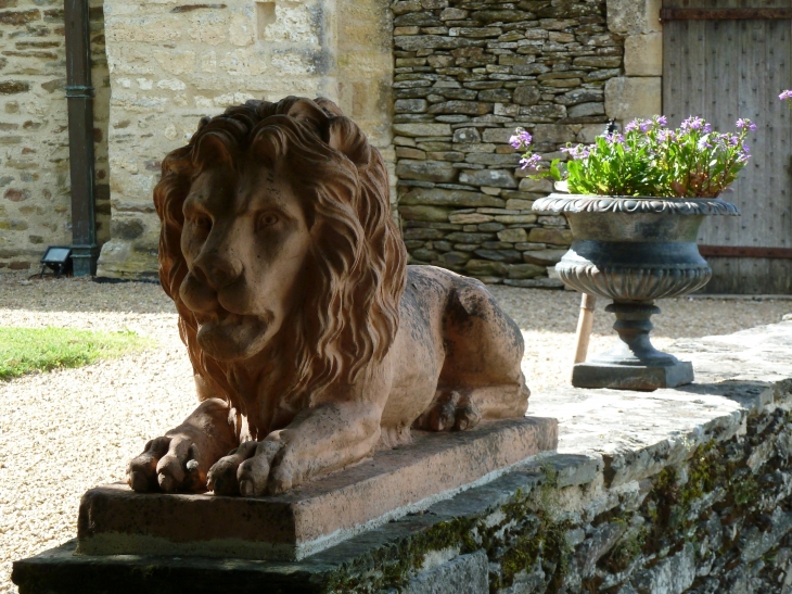 Le Lion des Jardins du Château - Jumilhac-le-Grand