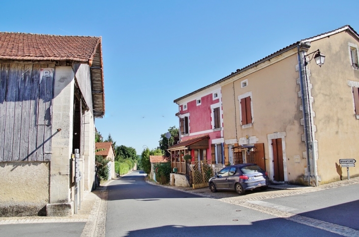 Le Village - La Gonterie-Boulouneix