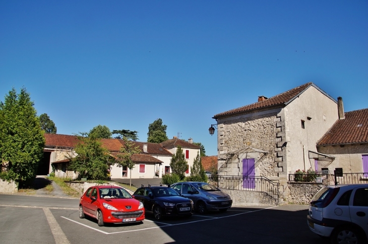 Le Village - La Gonterie-Boulouneix